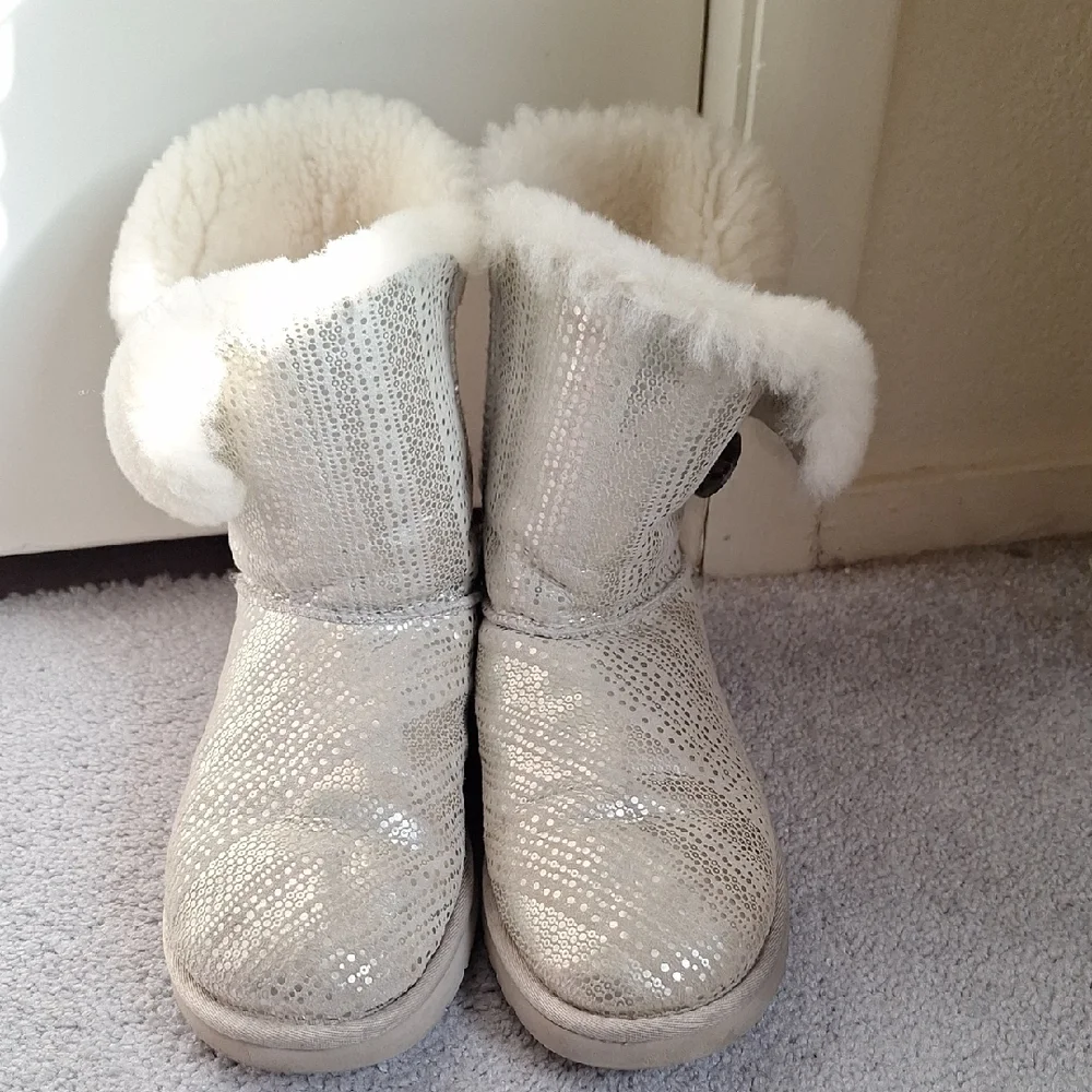 Women's Silver Winter Boots - Picture 12 of 16